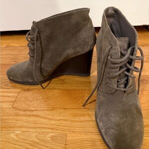 Women's Suede Ankle Boots - Grey